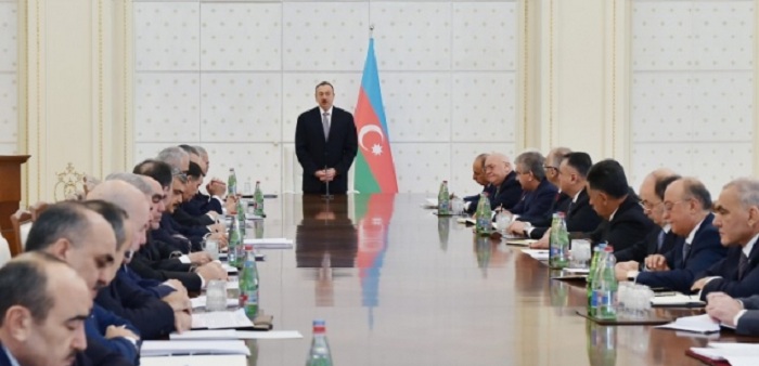 Ilham Aliyev holds a meeting